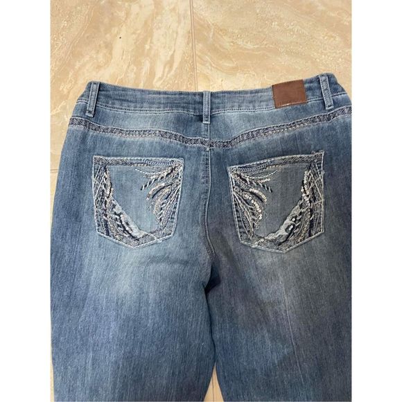 Maurices Womens Bootcut Jeans With sequined Pockets Size 16W Regular new - Picture 4 of 6